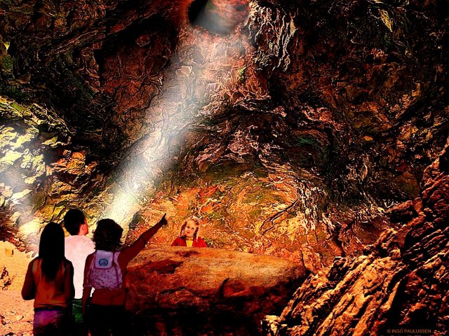 Tammy Ken und Celina sind in der Urwaldkuppel des Hydraotes Chaos in eine Höhle gefallen und suchen nun nach einem Ausgang. Dabei finden sie ein kleines Mädchen, das in einer seltsamen Sprache spricht.